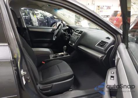 2018 Subaru Outback 2.5I Premium z USA, uszkodzony, nr VIN 4S4BSACC7J3345200